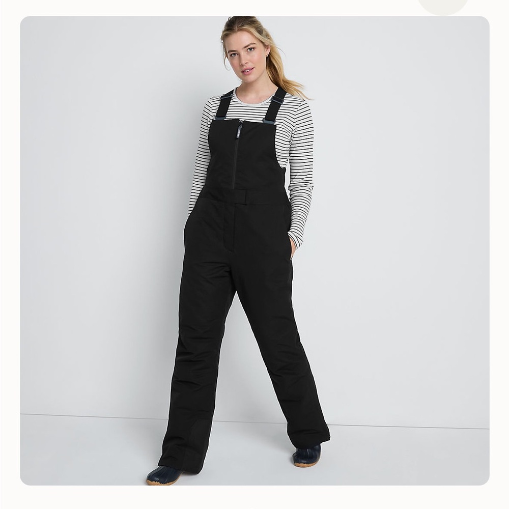 Brand new lands end women’s snow bib
NWT 
Adjustable straps 
Super warm
Size L